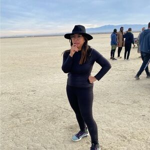 Meet your Posher, Vivian